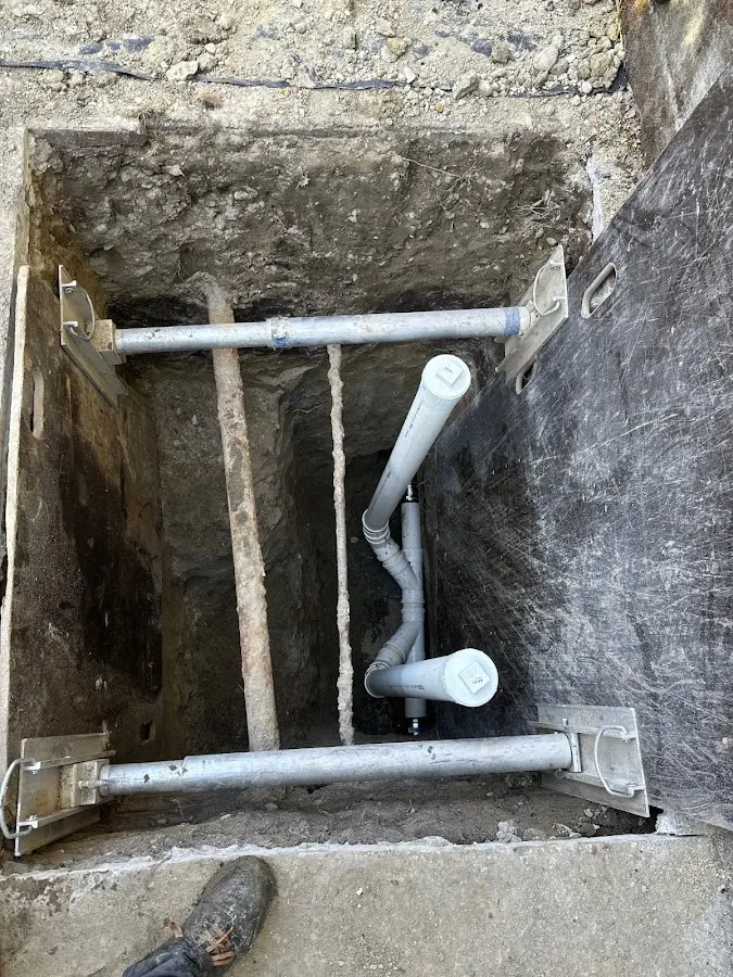 Experienced plumber completing Gas Line Repair work in EspaÃÂ±ola